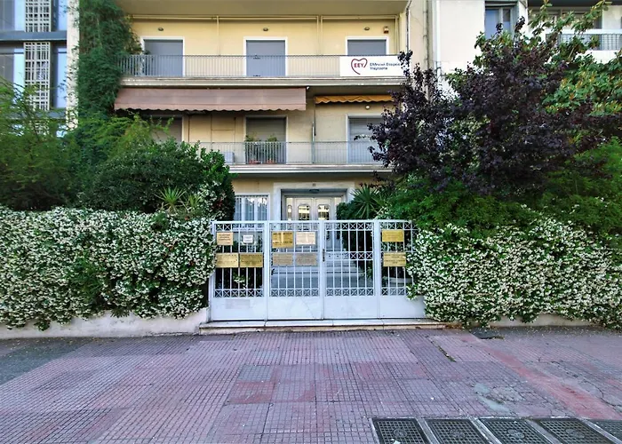 Best Neighbourhood In Athens Near Metro Station & Hospitals